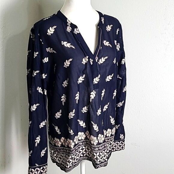 Tommy Hilfiger Navy Blue Top White Flowers, V-neckline,  Longsleeves, Size Large - Picture 6 of 8